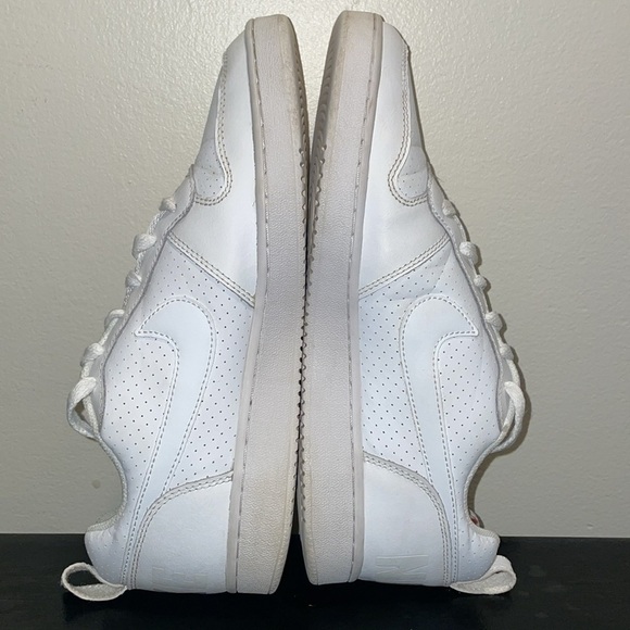Tennis Nike Court Borough Low. Size 8. - Picture 6 of 11
